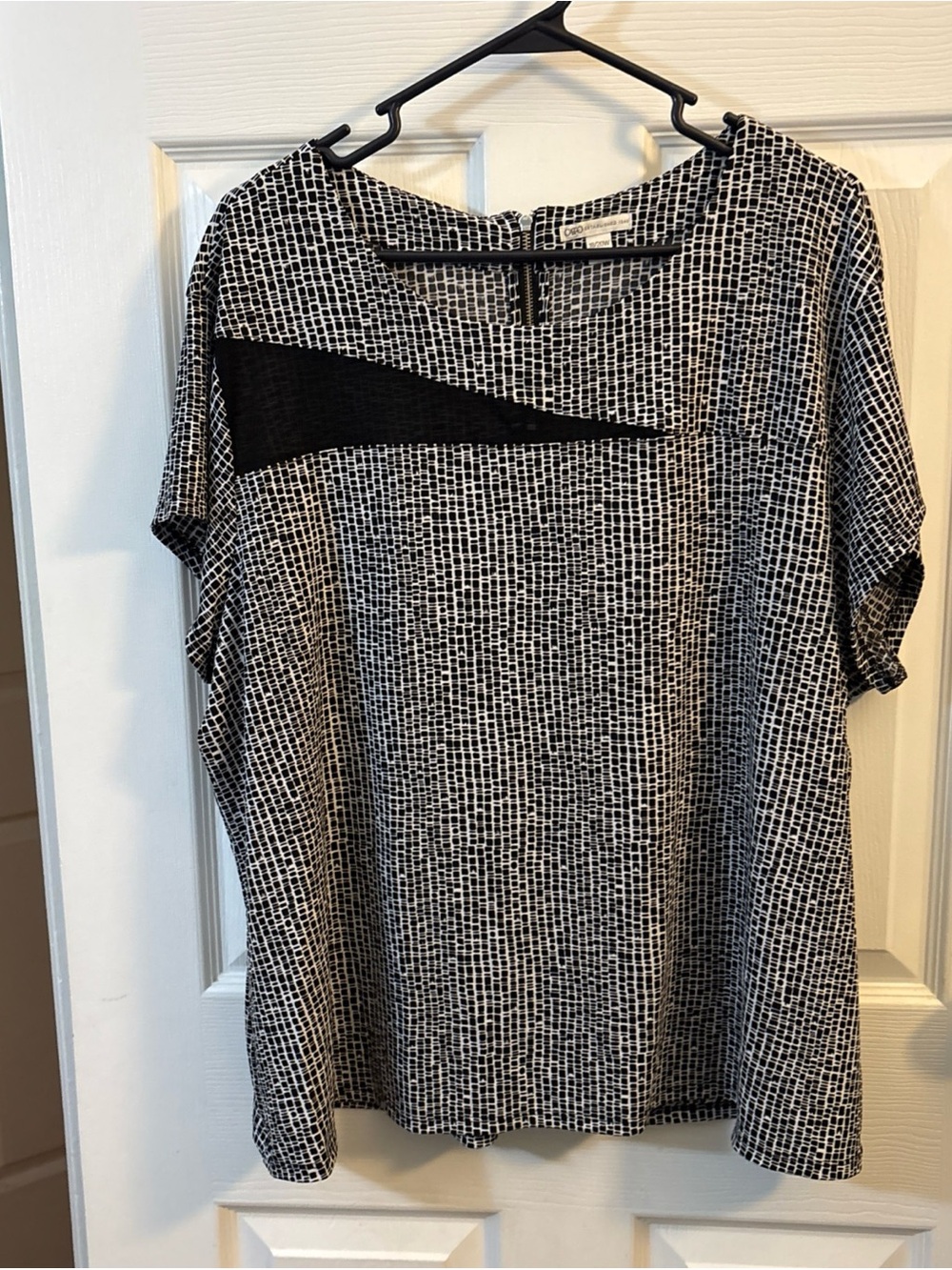 Cato Black and White Geometric Short Sleeve Blouse
